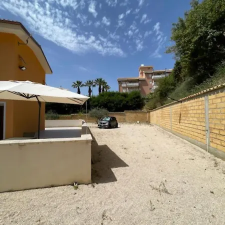 Il Gigante Comfort A Due Passi Dalla Valle Dei Templi Aparthotel *